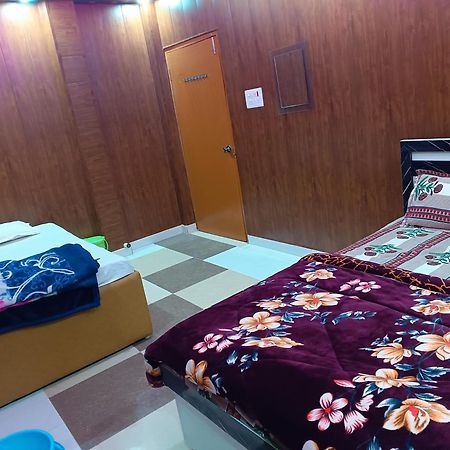Hotel La Ayodhya Residency Esterno foto