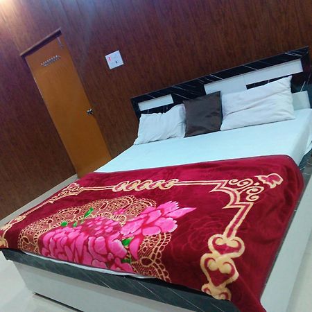 Hotel La Ayodhya Residency Esterno foto
