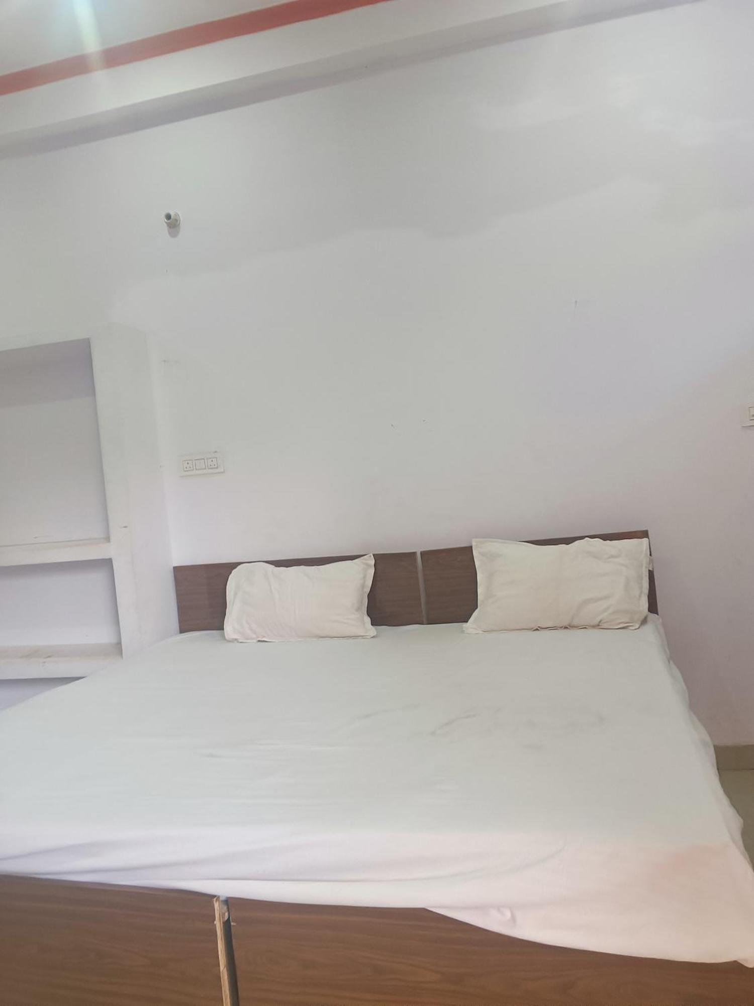 Hotel La Ayodhya Residency Esterno foto