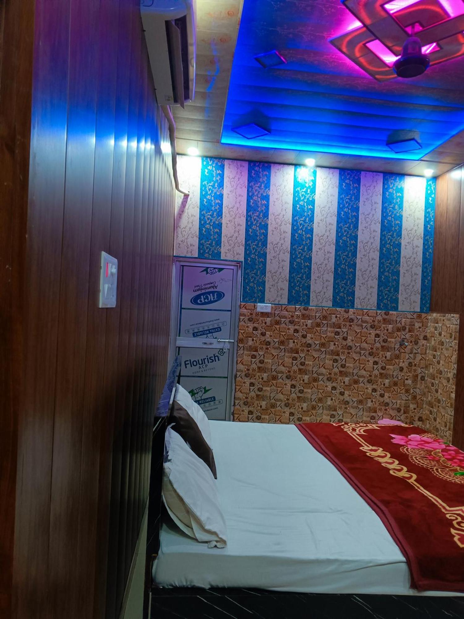 Hotel La Ayodhya Residency Esterno foto