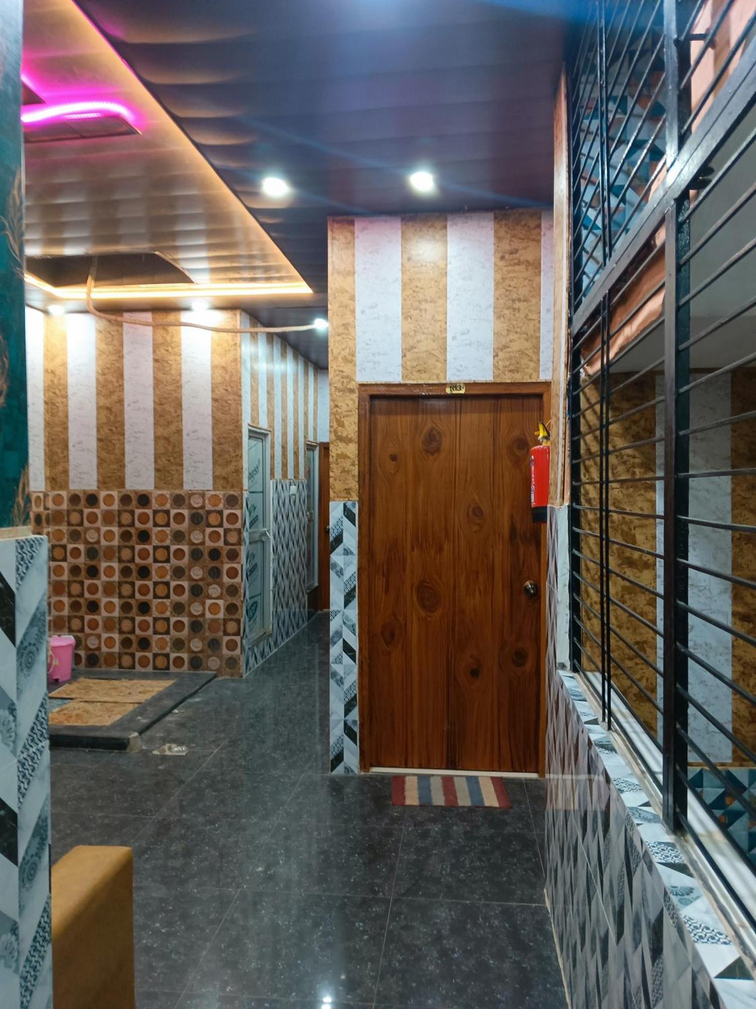 Hotel La Ayodhya Residency Esterno foto