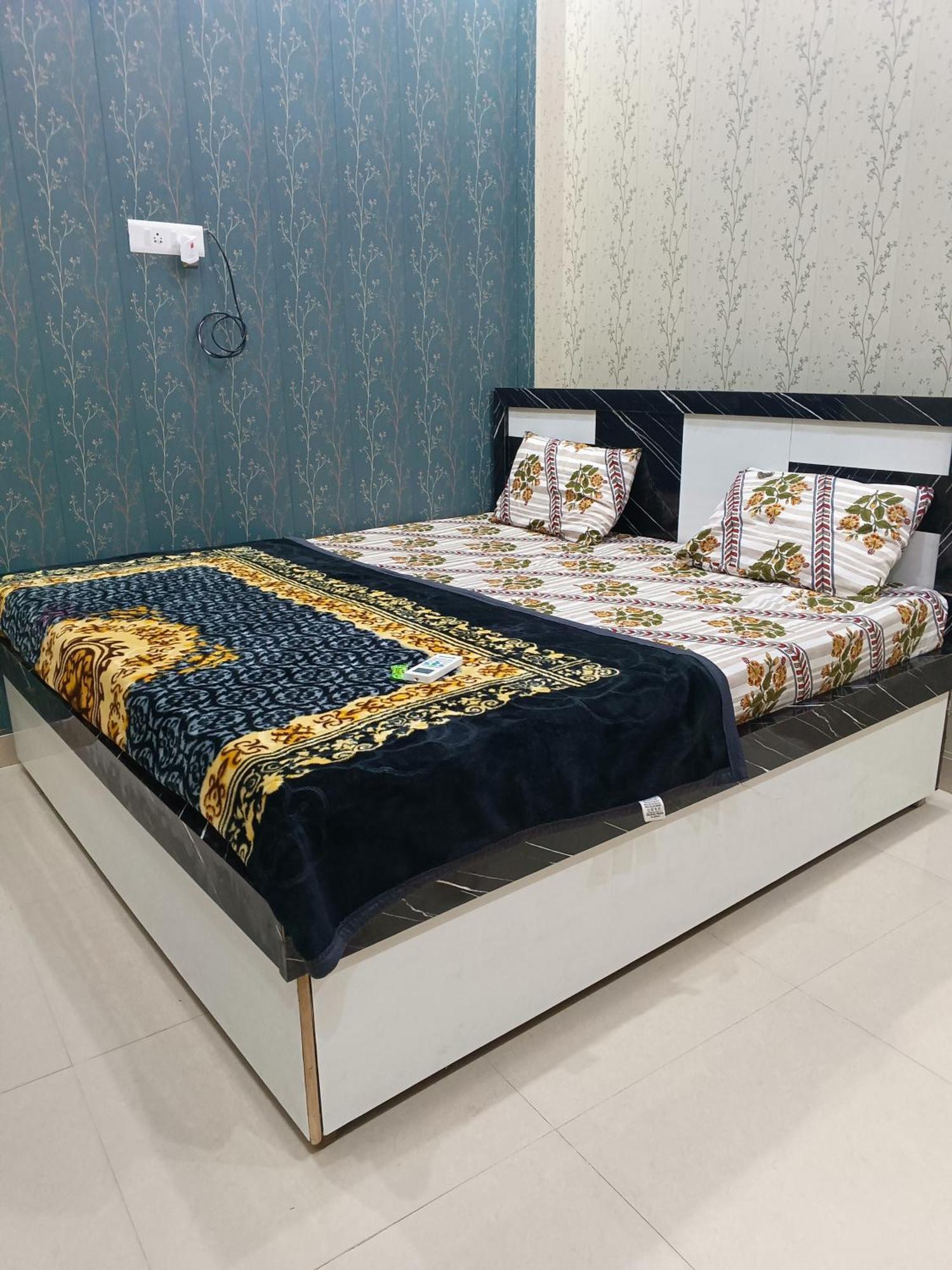 Hotel La Ayodhya Residency Esterno foto